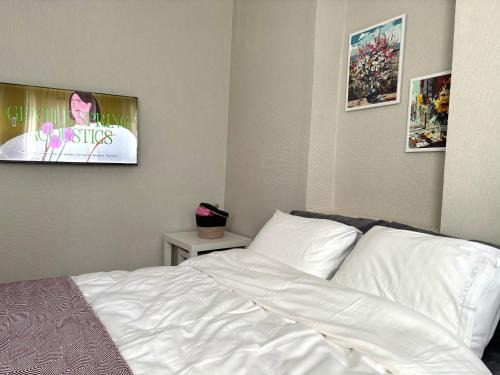 Istanbul City Center Villa | Pink House - Central Location by Seashore, Fiber Internet