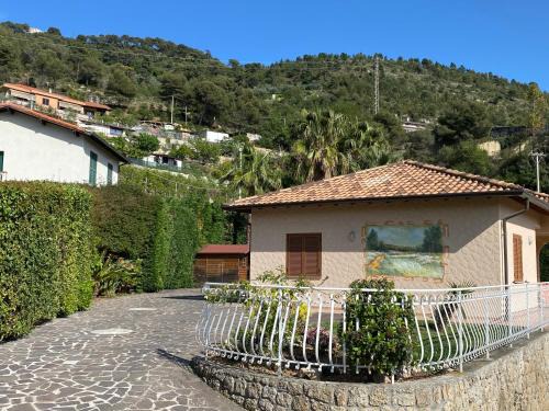 Camporosso House | Pink House