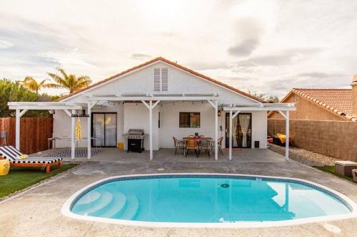 Desert Hot Springs House | Pink Lemonade