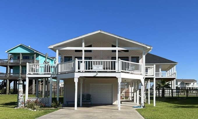 Port Bolivar House | PINK PELICAN - 2 bedroom, Gulf view, fenced yard, super cute classic!