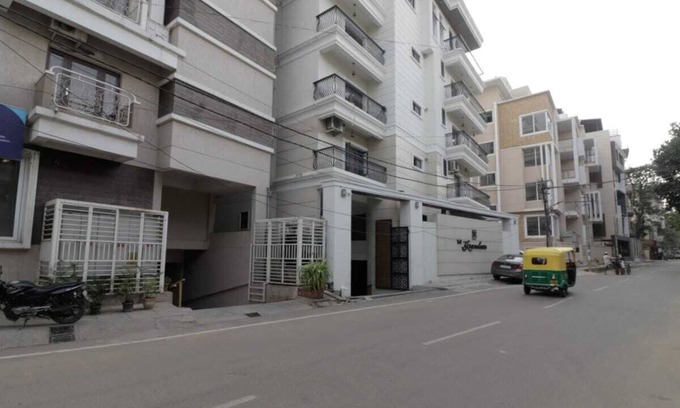 Pulikeshi Nagar Bed & Breakfast | Pink Petals - Beautiful Service Apartment in Central Bangalore close to MG Road