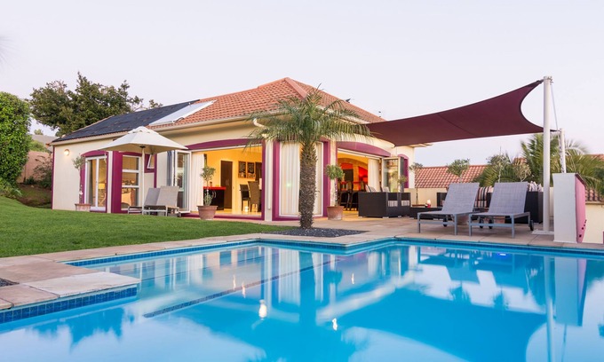 Heldervue House | Pink Rose Guesthouse & Spa | FOR MEN ONLY | Room 4