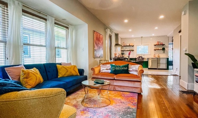 Blandburg House | Pinky's Cottage- Great Location, Boujee Experience