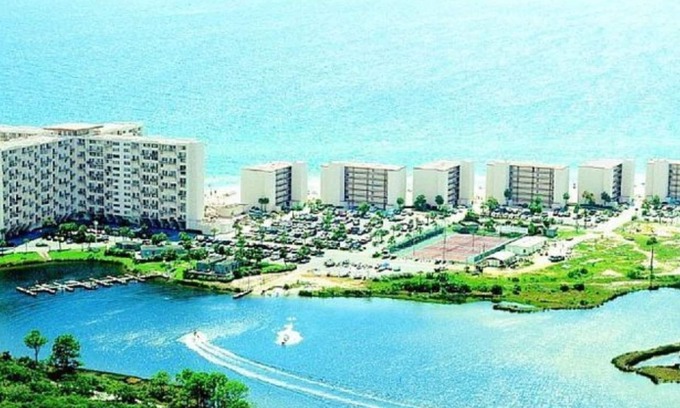 Sunnyside House | Pinnacle Port - Last Minute rate, This weekend.