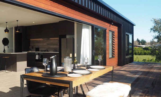 Martinborough Cottage | Pinot Longbox - Martinborough Holiday Home