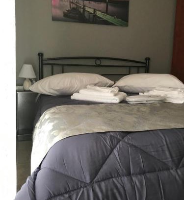 Mesolongi Apartment | Pinpoint Rooms