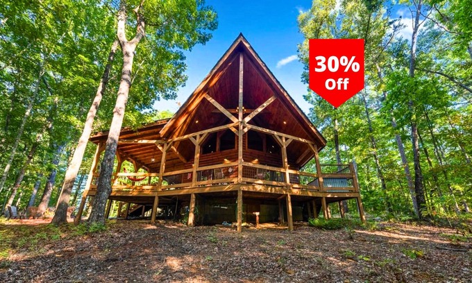Blue Ridge Cabin | ♥ Pinterest Perfect, Charming Cabin ★ King Bed, Hot Tub, Xbox, Spacious Deck