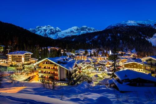 Pinzolo Apartment | Pinzolo Centro - Baita Spaziosa con Vista sui Monti