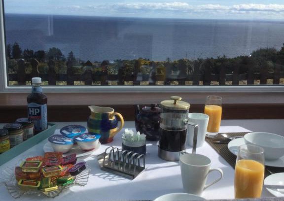 Helmsdale Bed & Breakfast | Piper's Cave bed and breakfast