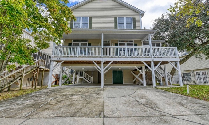 Surfside Beach House | Piper's Retreat - Four Bedroom, Three Bath Dog Friendly Home