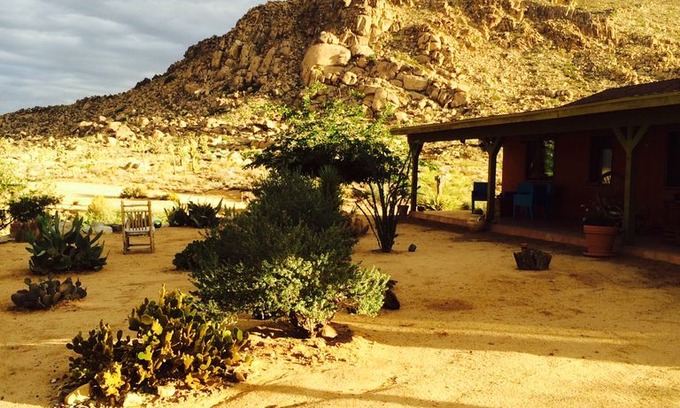 Pioneertown House | Pipes Canyon Lodge - Rustic Elegance Close to Pappys - Spa Fireplaces Privacy!