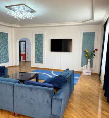 Nasimi Apartment | Piramida Palac