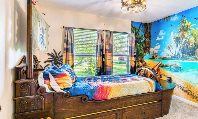 Pine Ridge House | Pirate Escape: Near Rainbow Springs State Park!