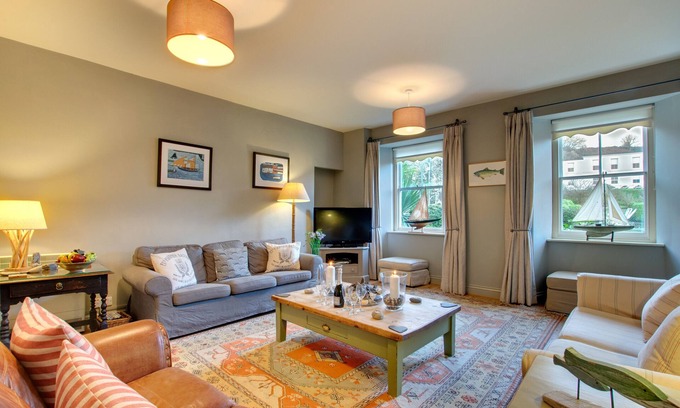 Porthcurno Apartment | Pisces - Three Bedroom Apartment, Sleeps 6