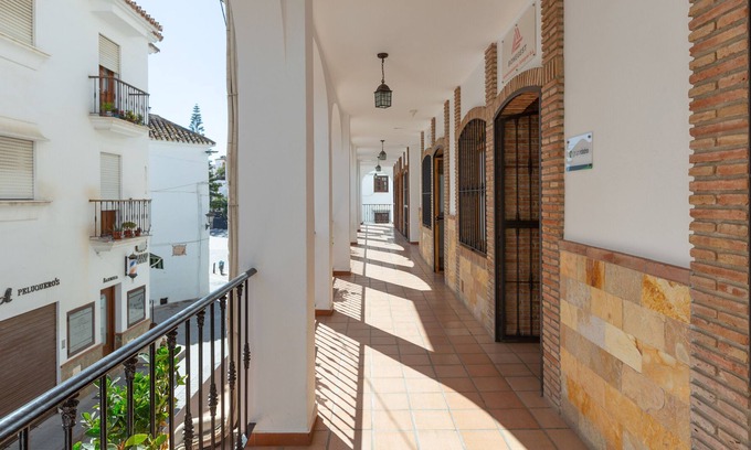 Casarabonela House | PISO CENTRAL - 5 PAX - Cozy apartment with free WiFi.