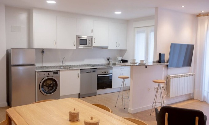 Seguencu Condo | Piso en el Centro de la Ciudad de Cangas de Onis, con Vista al rio Sella