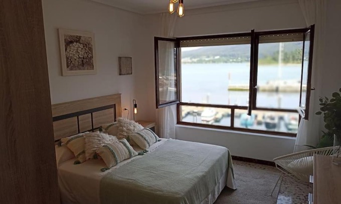 Porto do Barqueiro Apartment | Piso Frente al Mar, O Barqueiro