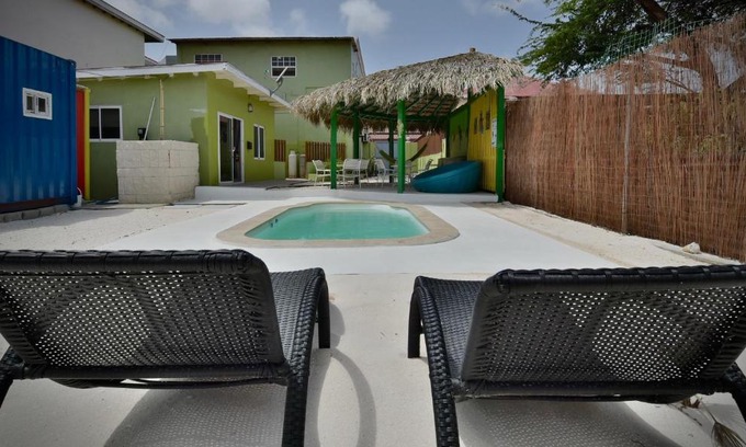 Oranjestad Hostel | Pista Q hostel and apartments