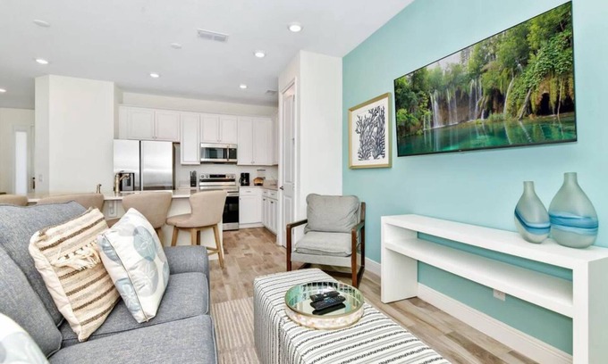 West Kissimmee House | Pistachio Palace - Sleeps 10!