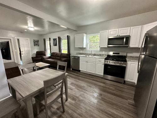 Oneonta Apartment | Pitcher's Paradise Apt 1-All Star Baseball Rentals
