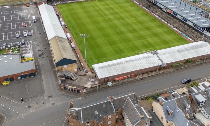 Ayr Apartment | Pitchside Escape Summ