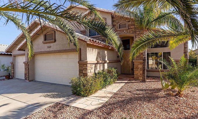 Glendale House | Piute Palace 5BR by Casago