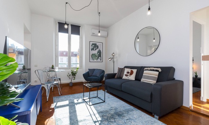 Jean-Medecin Apartment | Place Massena - Central 1BR - Bright A/C