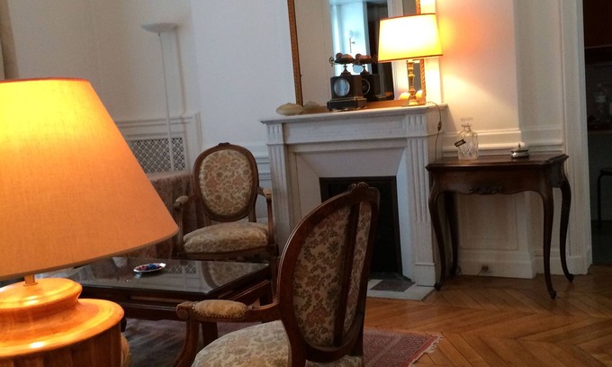 Gaillon Apartment | Place Vendome 1 BR and 1 BA - up to 4. Air conditionning