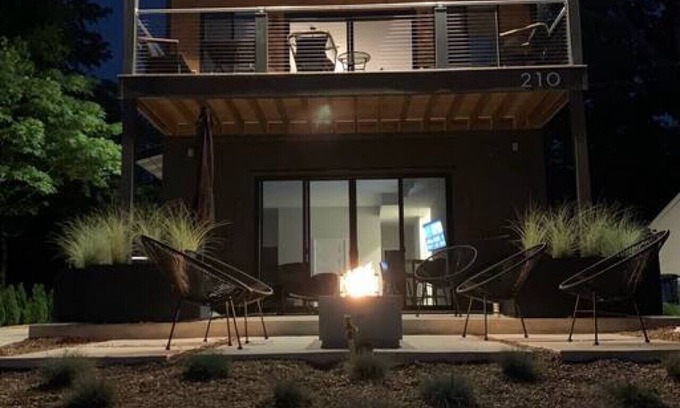 La Porte House | Planet 210! Hot Tub+Kayaks+Games+Stone Lake All In!