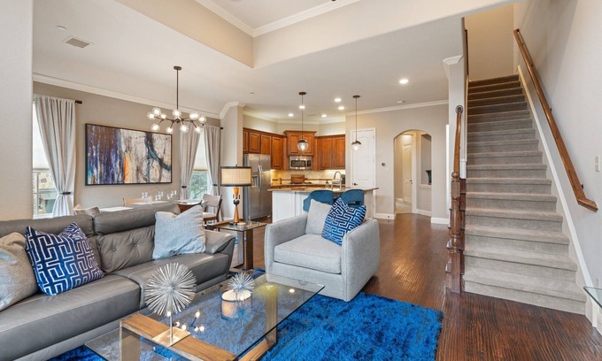 Legacy Park House | Plano Luxurious Shops of Legacy Townhome. n