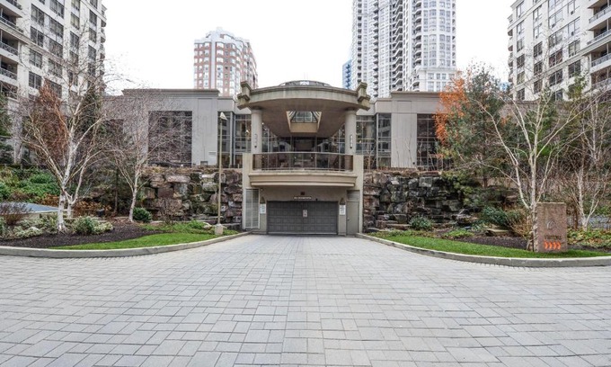 Downtown Mississauga Apartment | PlanURstay - City View Luxury Condo