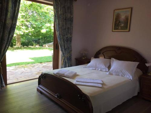 Anavyssos Apartment | Platanus Gardenhouse