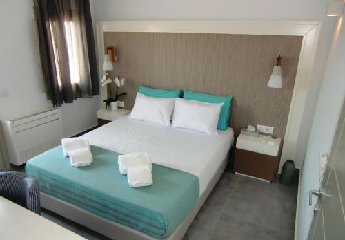 Fira Hotel | Platia