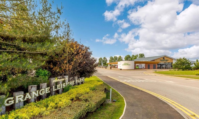 Mablethorpe Ski Chalet | Platinum 4 berth Lodge (Pet)