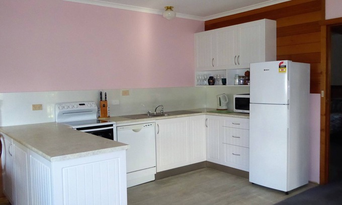 Bridport Apartment | Platypus Park Country Retreat - Pipers 2br/apartment