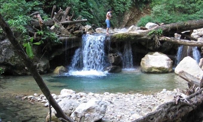 Guaycara House | Play in Dramatic Waterfalls - Swim in Beauty - Sleeps 12