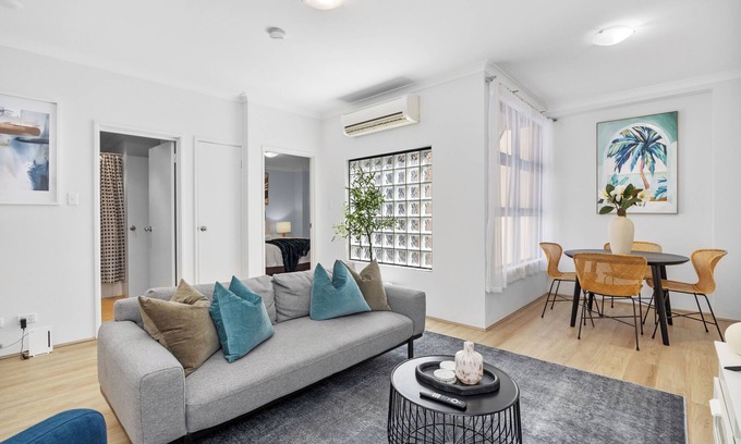 East Perth Apartment | Play & Stay on Hay - Sleeps 2 or 4 Intercom disconnected due to hotel closure.