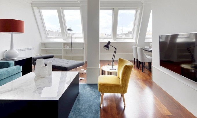 San Sebastian Centro Apartment | Playa de La Concha 7 by FeelFree Rentals