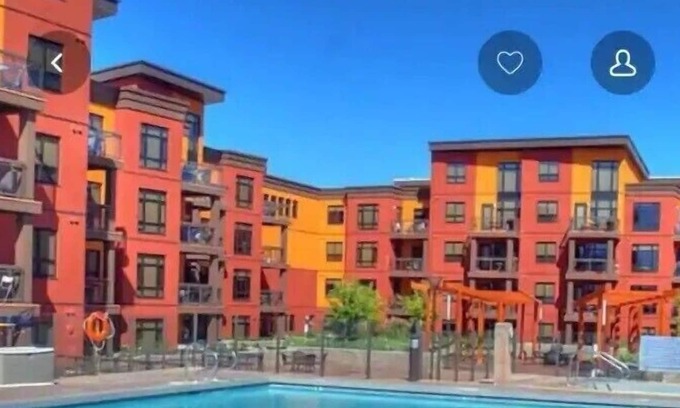 South Pandosy Condo | Playa del Sol family condo across the street from Okanagan Lake.