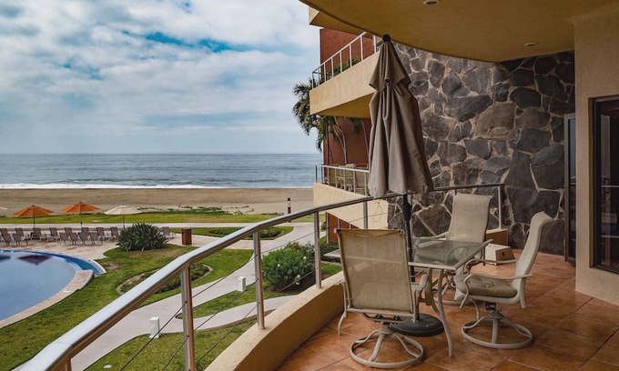 Isla Navidad Condo | Playa Grande Condo Oceanfront