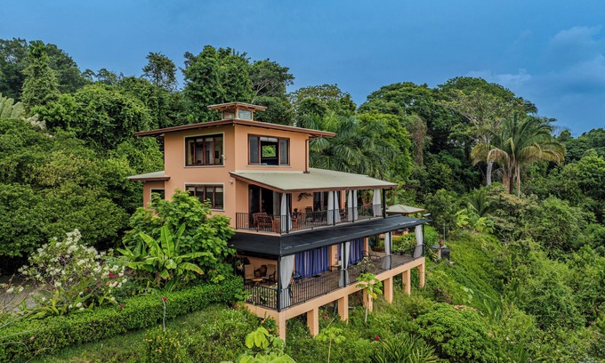 Dominical House | Playa Guapil near Dominical 25 Acre Estate - Amazing Ocean Views & Wildlife!