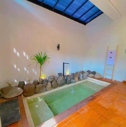 Banjarasri House | Playa La Barka Resort by Raminten