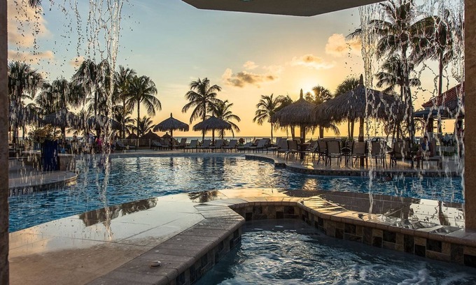 Palm Beach Resort | Playa Linda 2 BR overlooking the beach - sleeps 6