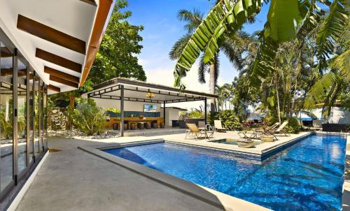 Potrero House | Playa Potrero - beachfront Villa, big private pool - Casa Bella Catalina