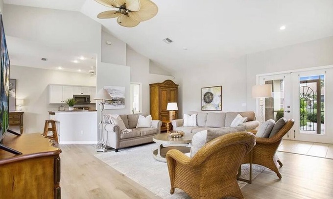Falcons Glen House | PLAYERS CLUB & SPA, Professionally Decorated, Stunning Sunsets, Private Pool