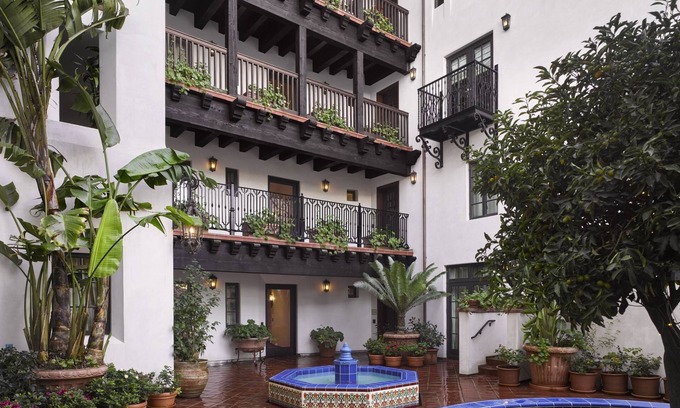 Westwood Hotel | Plaza La Reina