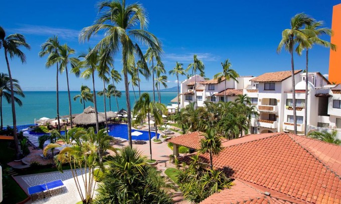 Las Glorias Resort | Plaza Pelicanos Grand Beach Resort All Inclusive