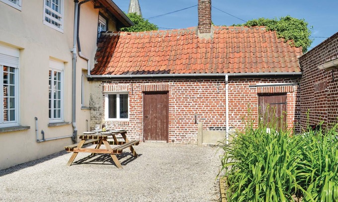 Volckerinckhove House | Pleasant house with large living room, five bedrooms and an enclosed and sunny courtyard.