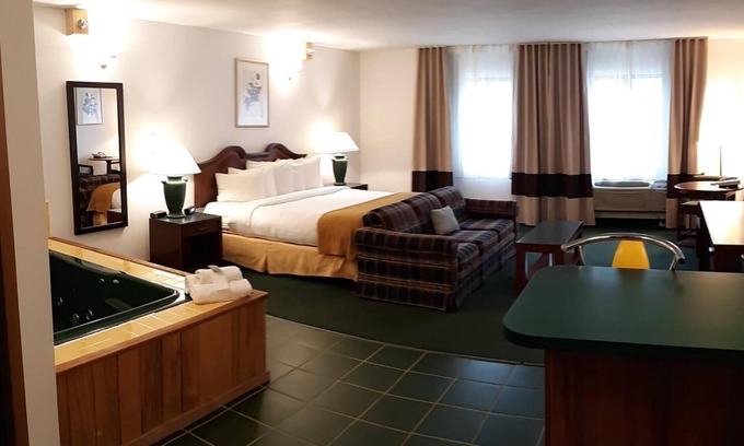 Newberry Hotel | Pleasant Moose Lodge
