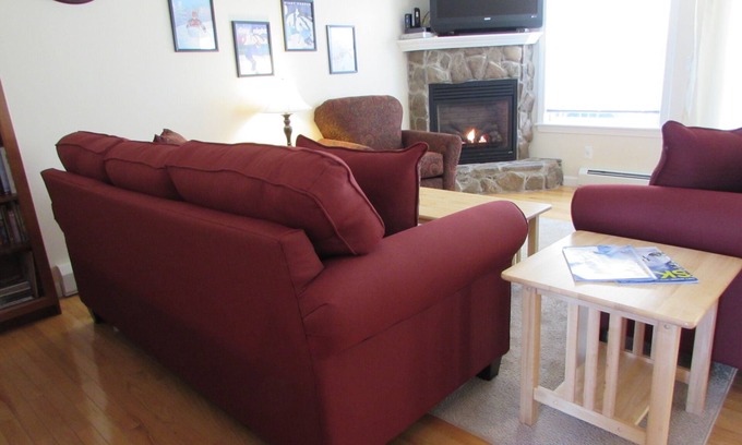 Bridgton Condo | Pleasant Mountain Condo Ski in Ski out